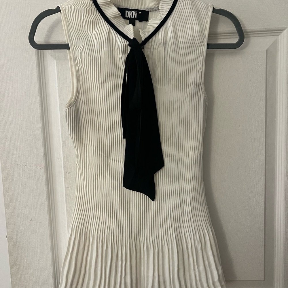 DKNY White and Black Pleated Blouse